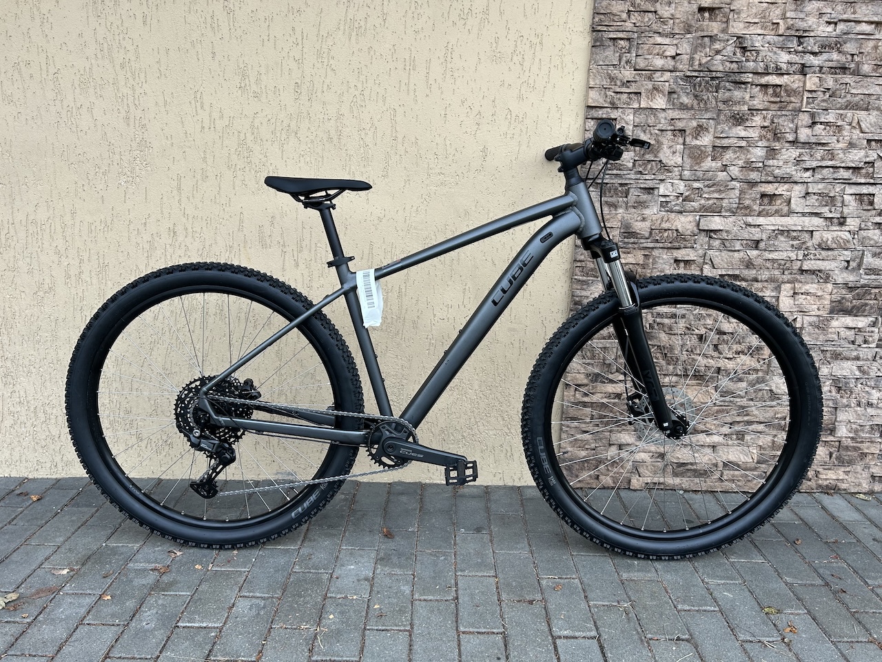 Cube Aim Pro 29″ — jauns, 20″ rāmis