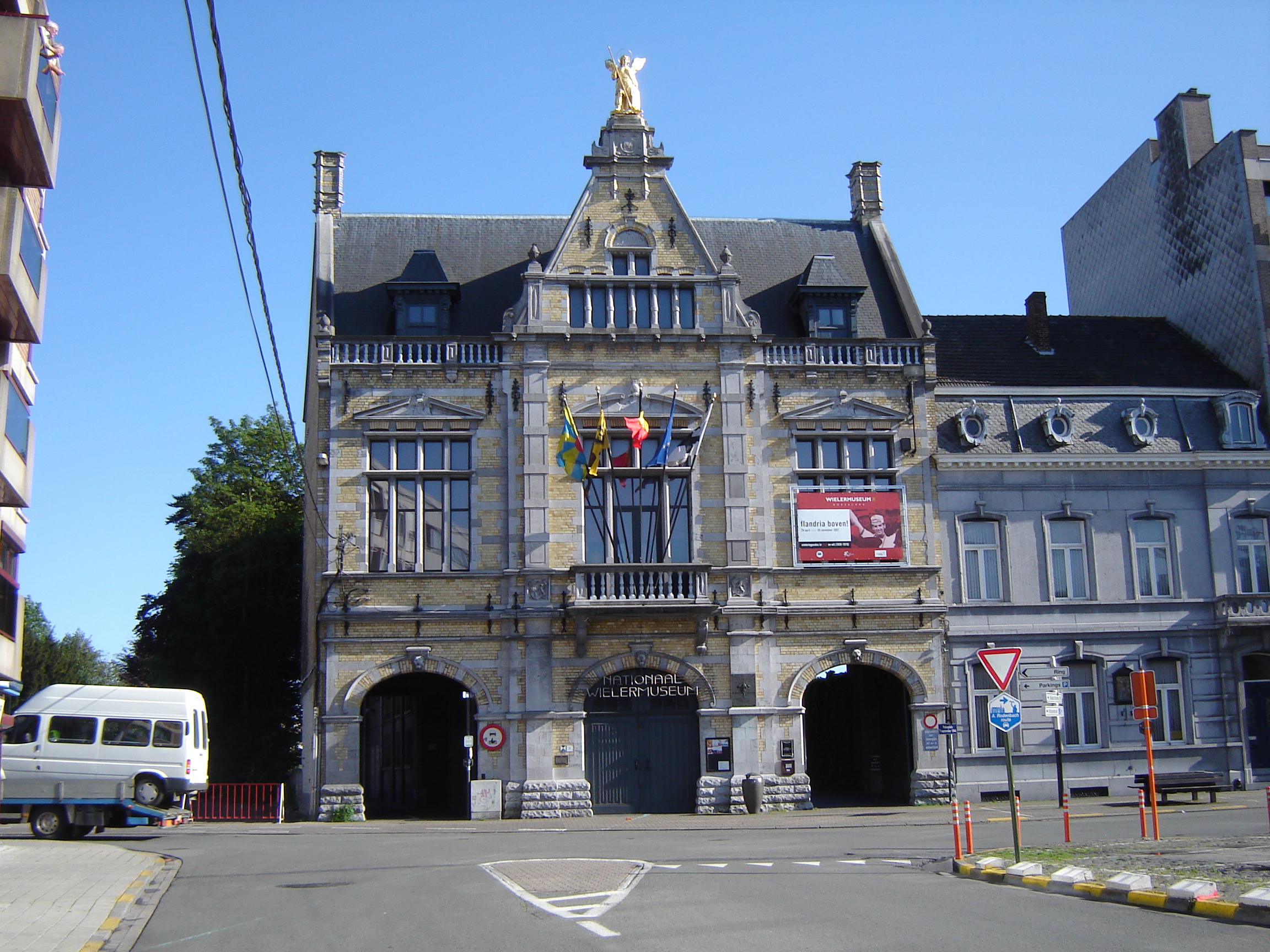 Velosporta muzeja ēka Rūselārē 2007. gada fotogrāfijā.