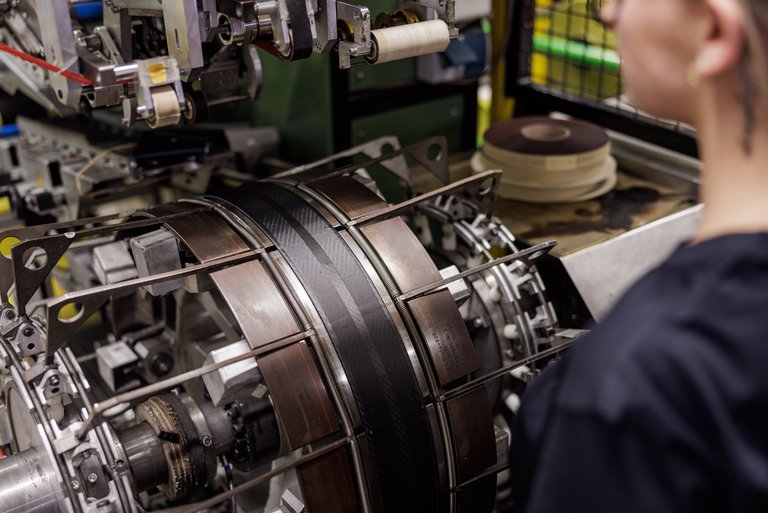 Bicycle tyre manufacturing at Continental’s Korbach plant