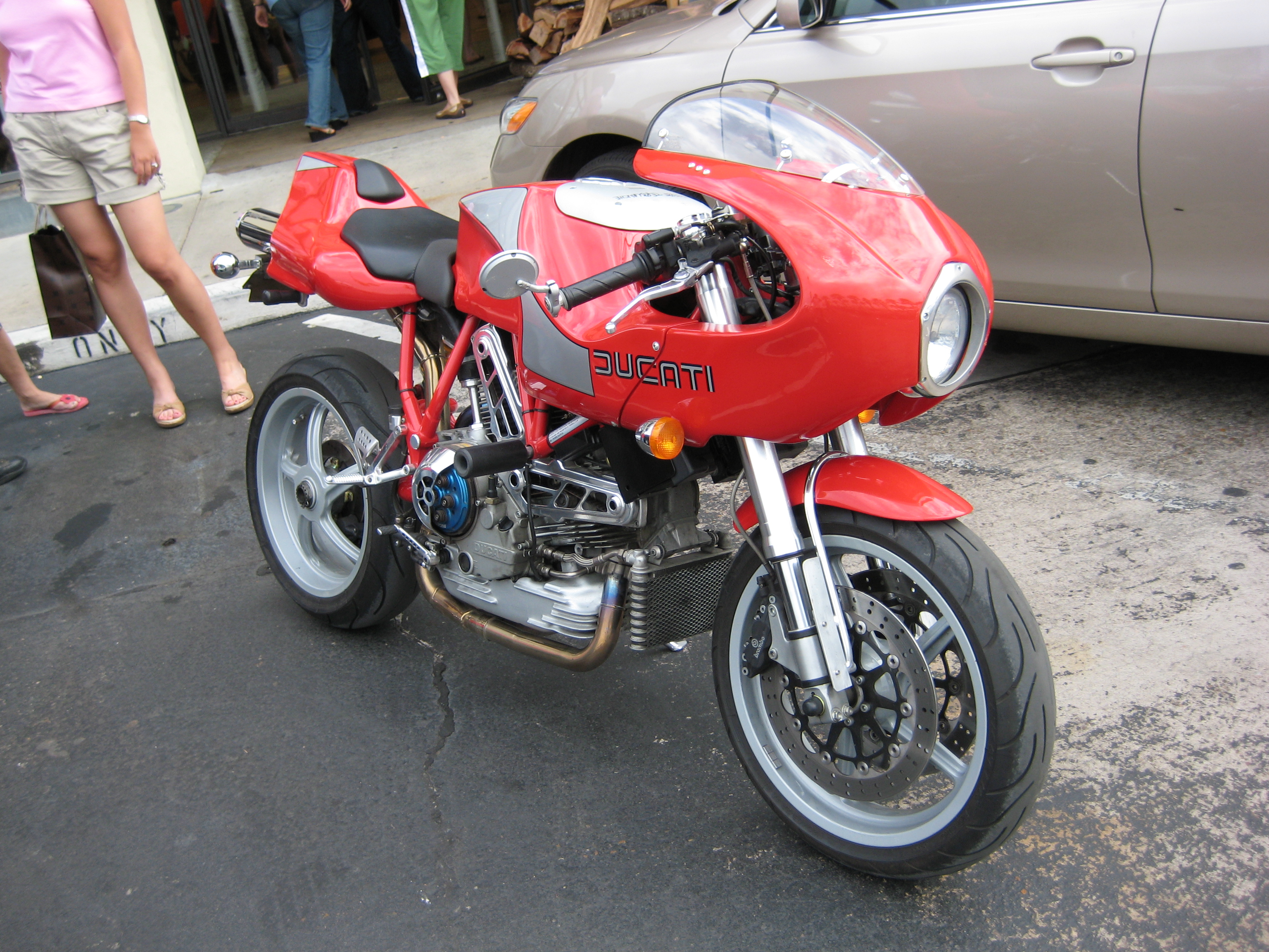 Red-and-silver Ducati MH900e photographed in 2007
